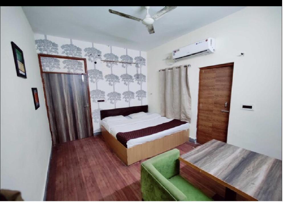 Hotel Tsr By Wb Agra (Uttar Pradesh)